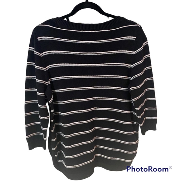 A 100% cotton striped sweater in size large - Picture 7 of 7